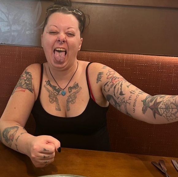 Meet your Posher, Melissa - Picture 5 of 12